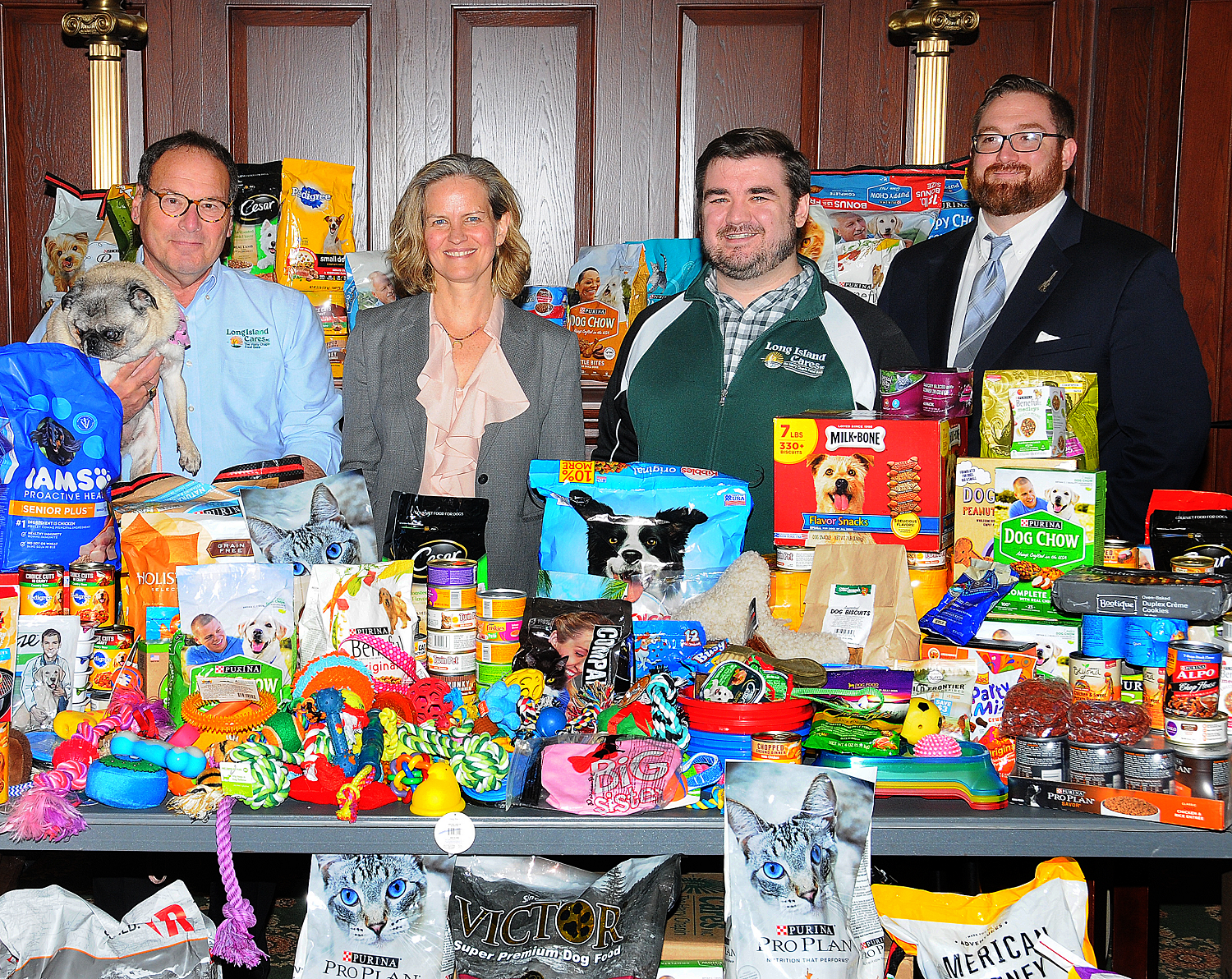 Curran Announces Donations to Baxter's Pet Pantry