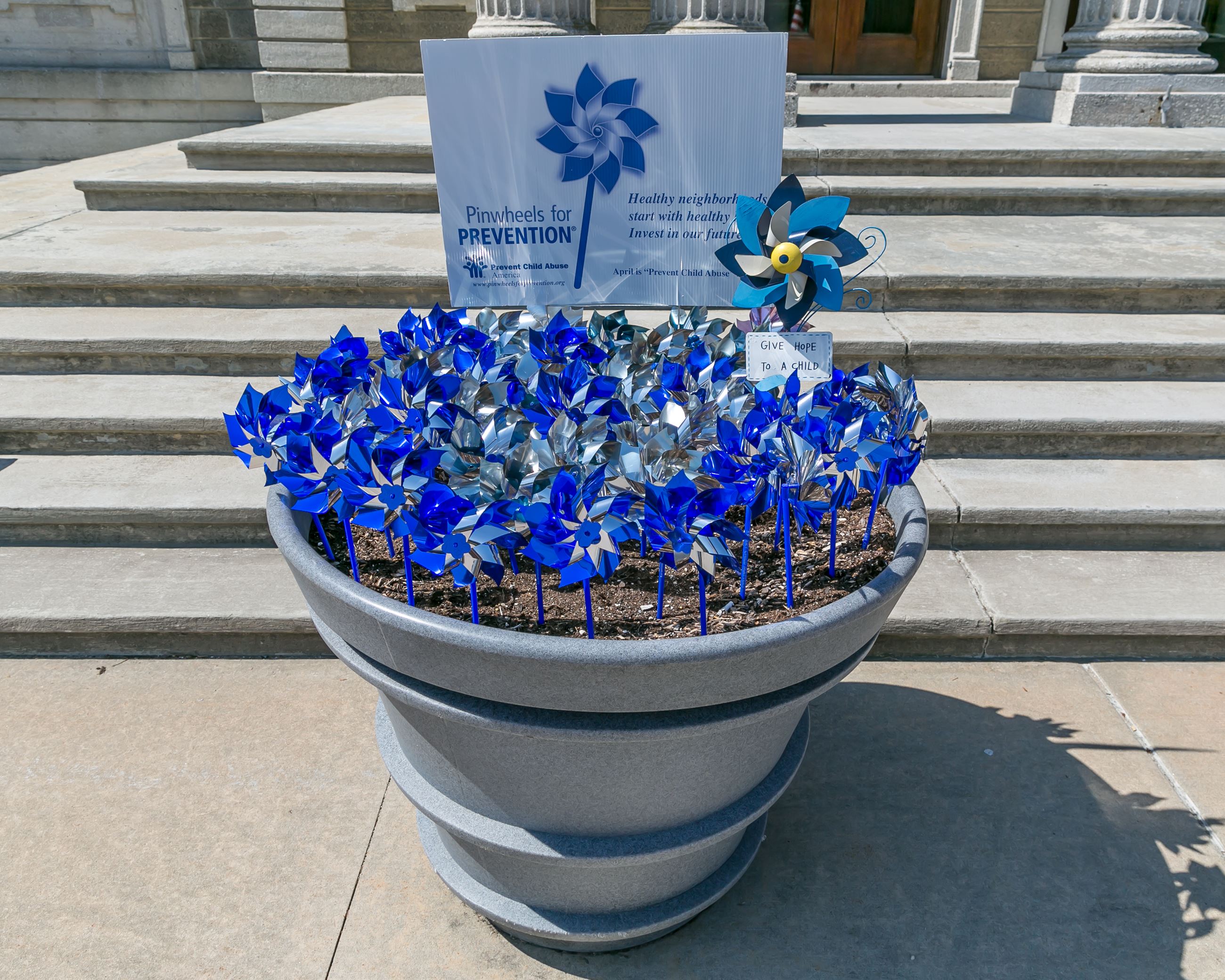 2019-04-03 Pinwheels Front Steps-2571