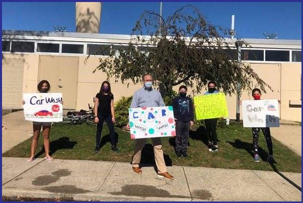 LEGISLATOR GAYLOR JOINS VALLEY STREAM STUDENTS FOR CAR WASH BENEFITING CLASS