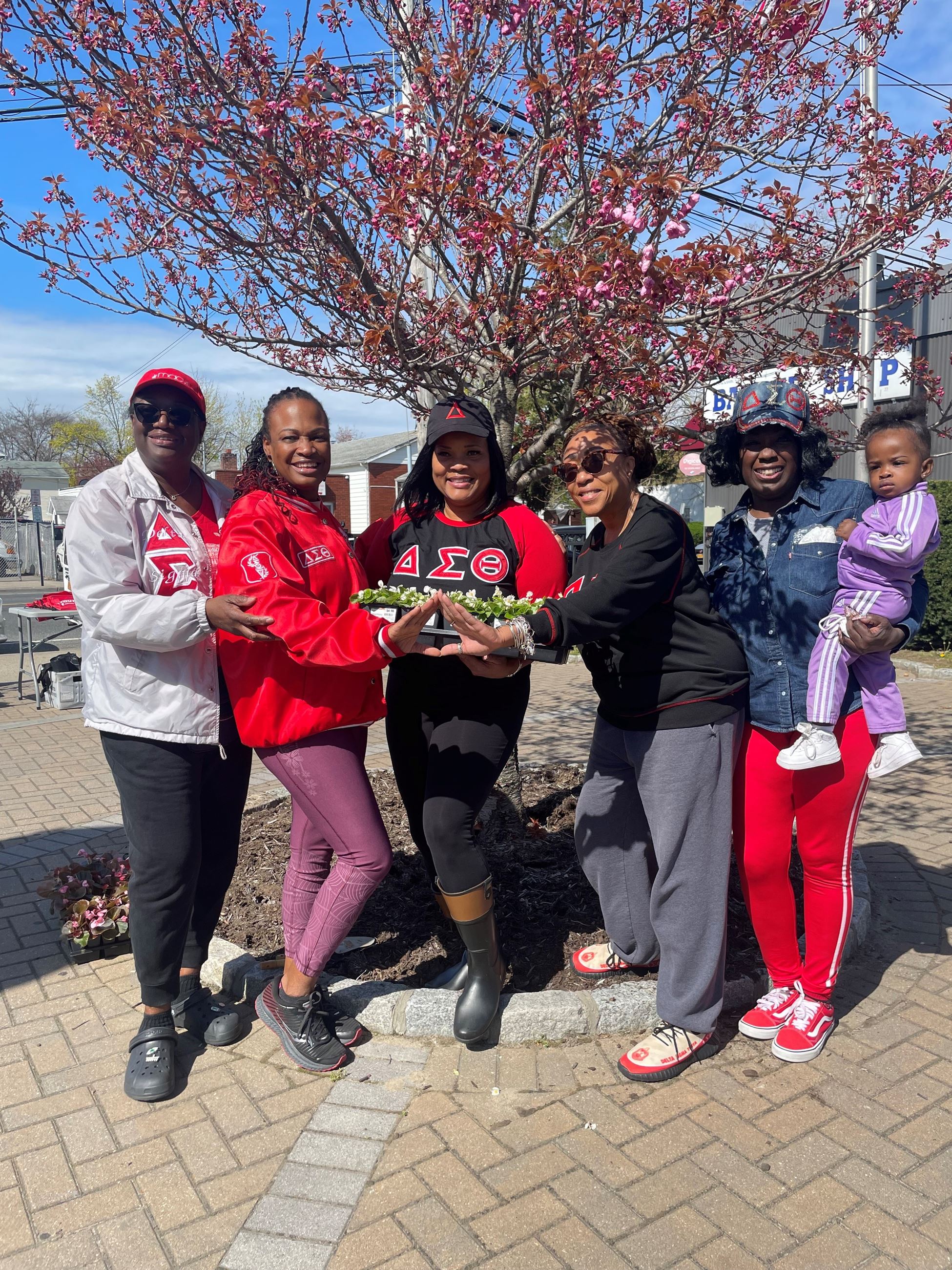 Legislator Abrahams - Earth Day Clean-Up