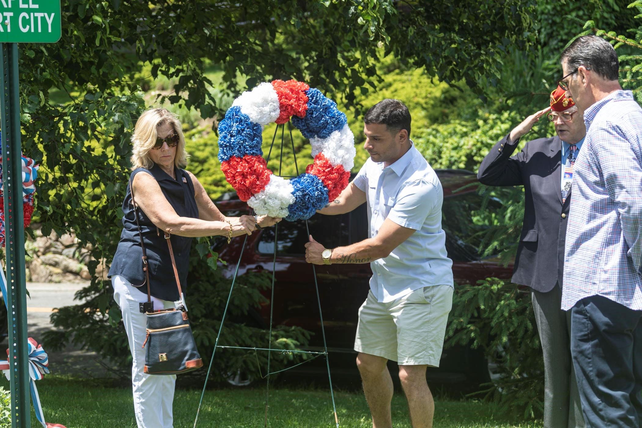 DeRiggi-Whitton - Memorial Day Wreaths - Glen Cove 8