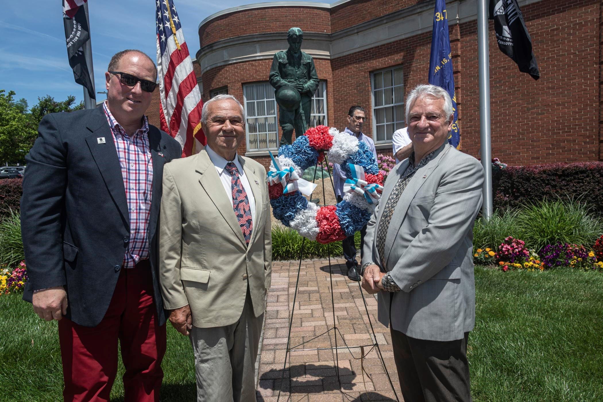 DeRiggi-Whitton - Memorial Day Wreaths - Glen Cove 9